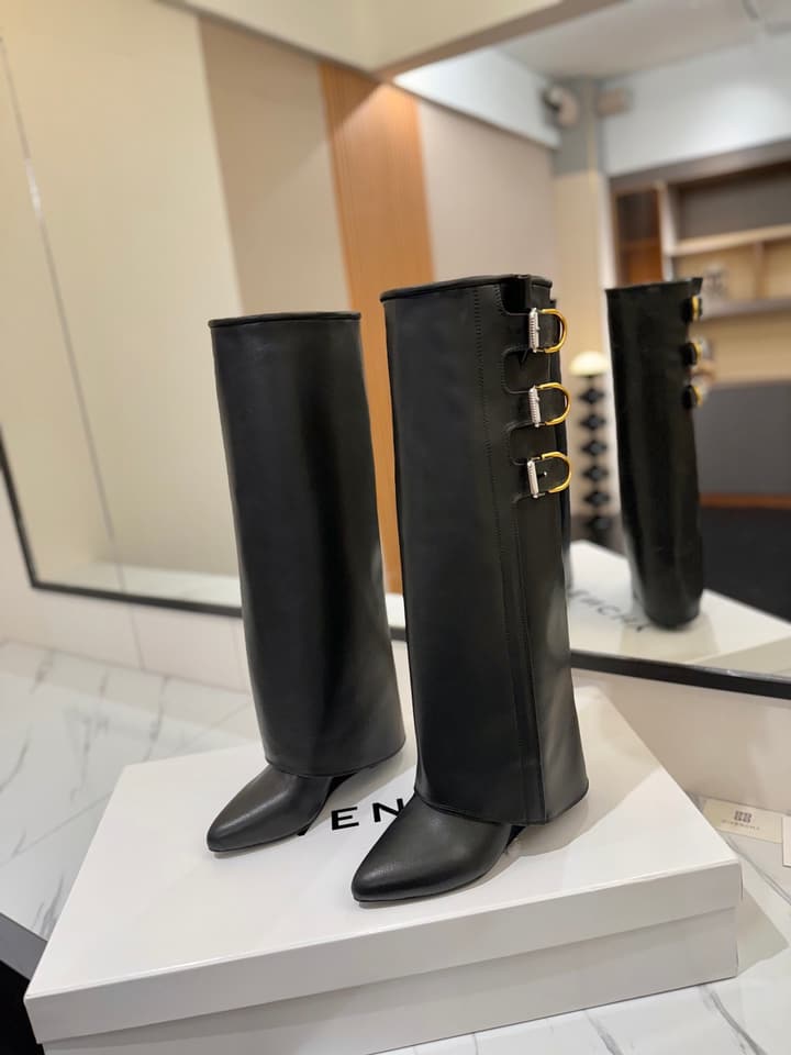 Givenchy Lock Detail Knee-High Boots – 2024 Spring/Summer Collection in Black