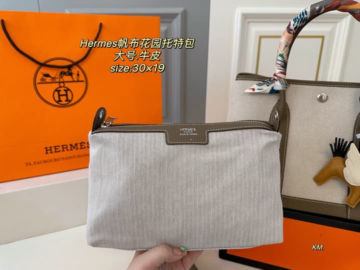 Hermès Canvas Garden Tote Bag in Light Canvas With Earth Tone Scarf