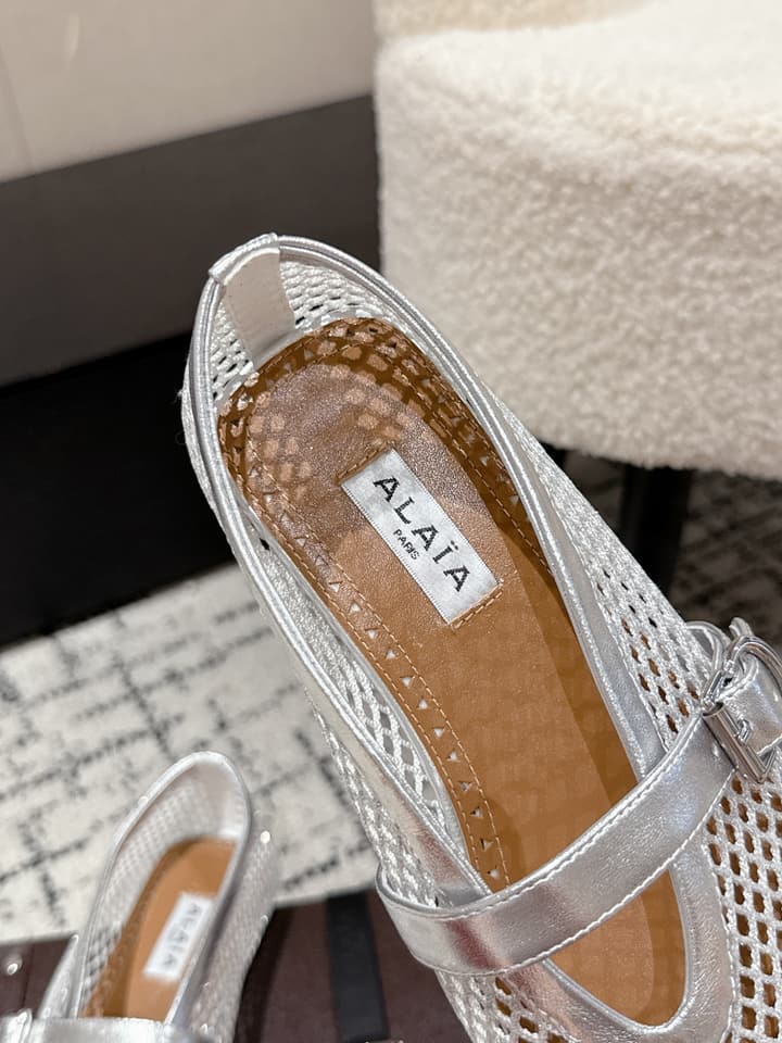 Alaïa Flat Mesh Ballet Flats – 25SS in Golden Beige Mesh