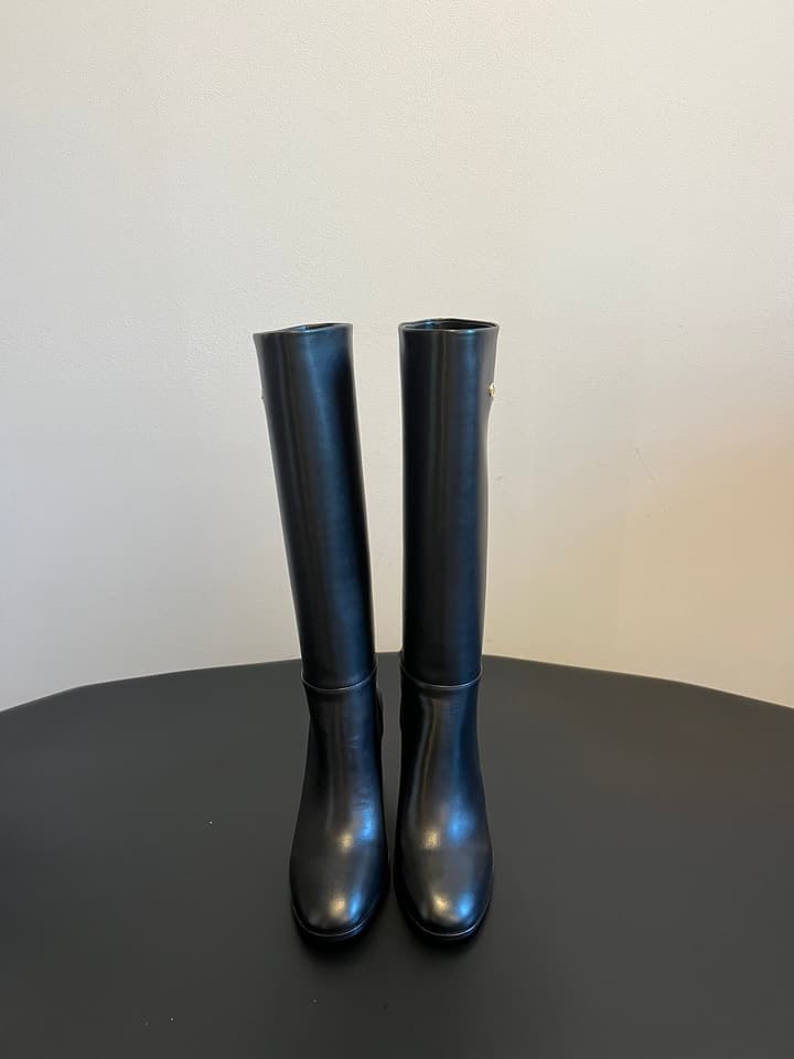 Dior Minimalist Chunky Heel Knee-High Boots – Autumn/Winter Collection