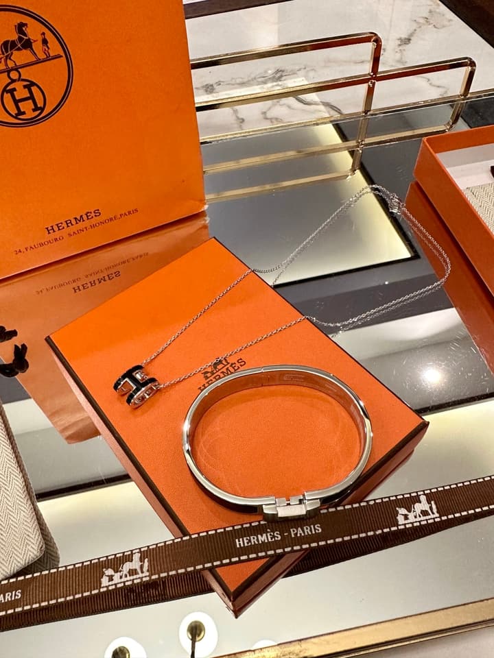 Hermès Oval Enamel 18K Gold Plated Jewelry Set
