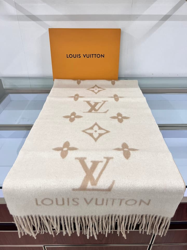 Louis Vuitton Reykjavik Cashmere Scarf
