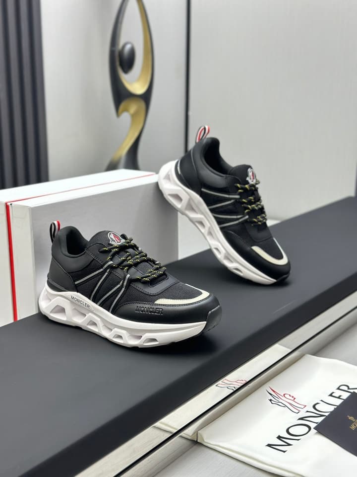 Moncler Trailgrip GTX Performance Running Shoes in Black