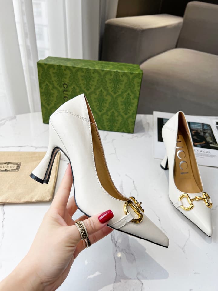 Gucci Horsebit Pointed Pumps – Early Spring Collection in Black