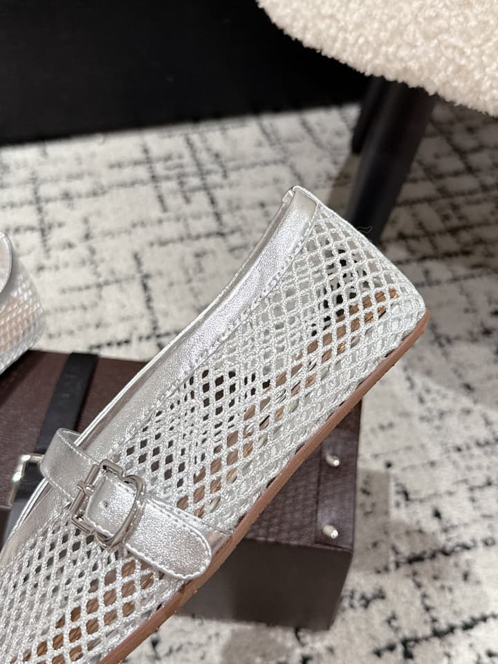 Alaïa Flat Mesh Ballet Flats – 25SS in Golden Beige Mesh
