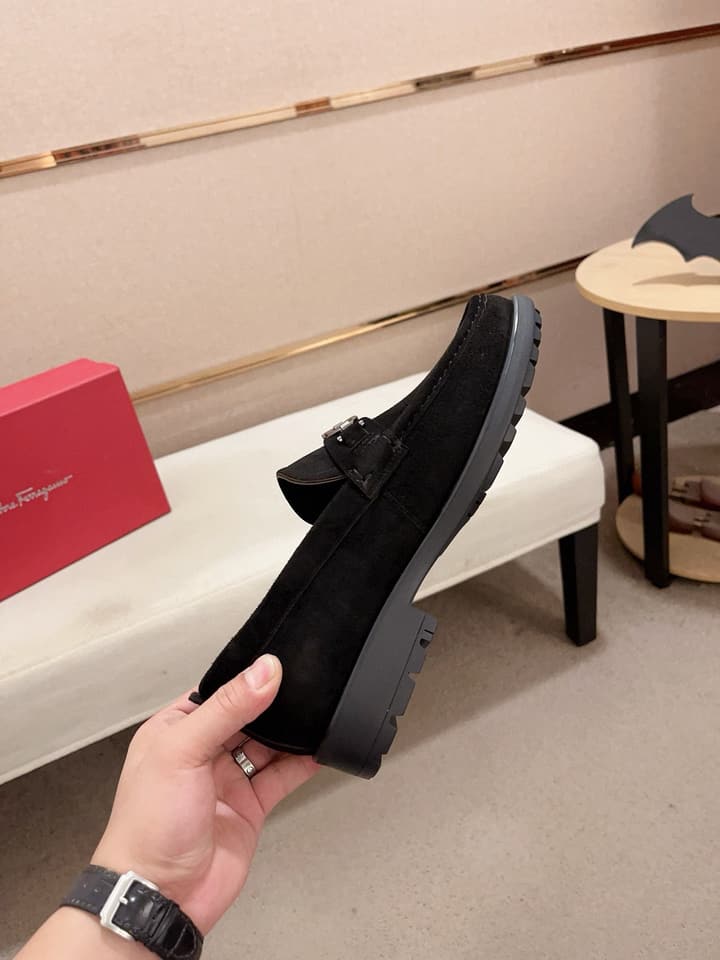 Ferragamo Driving Shoes in Shiny Black Leather