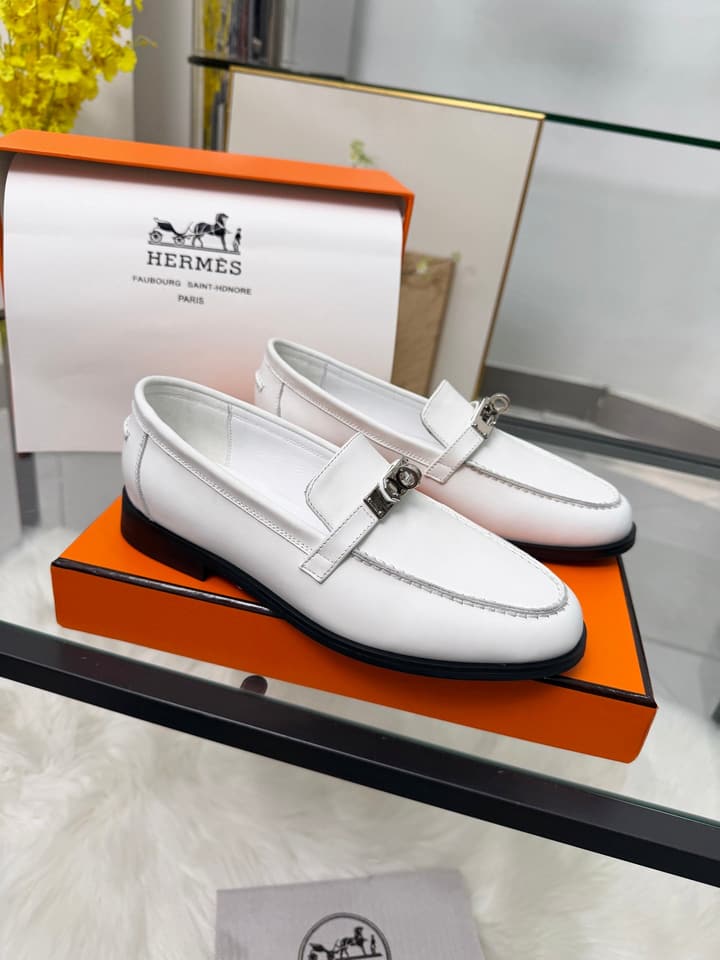 Hermès Classic Leather Sole Sandals in Black Smooth