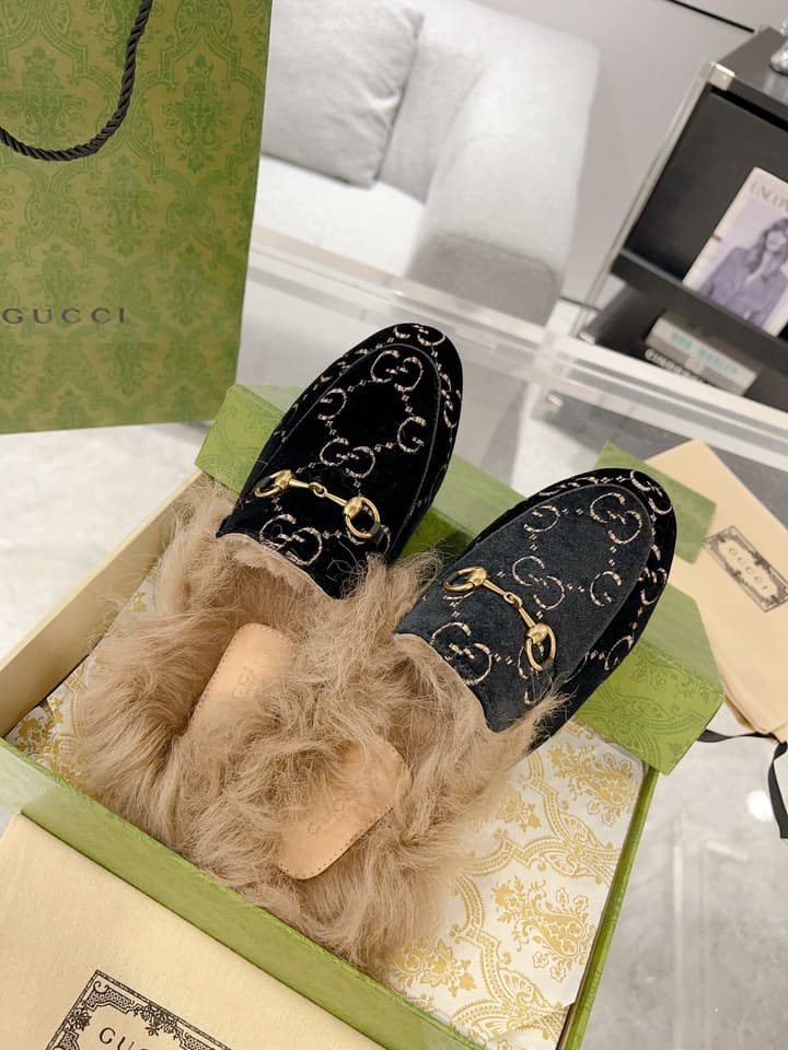 Gucci Toscana Sheepskin Loafers in Black Patent Embossed With Tan Shearling