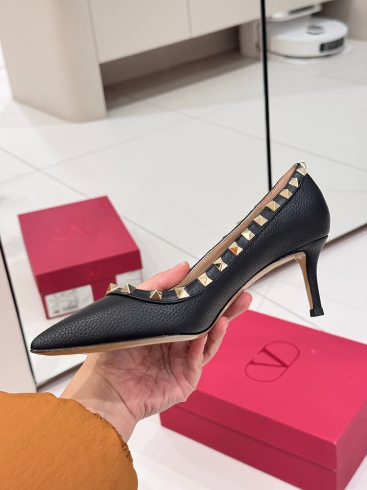 Valentino Classic High-Heel Pumps in Nude Pink Studded
