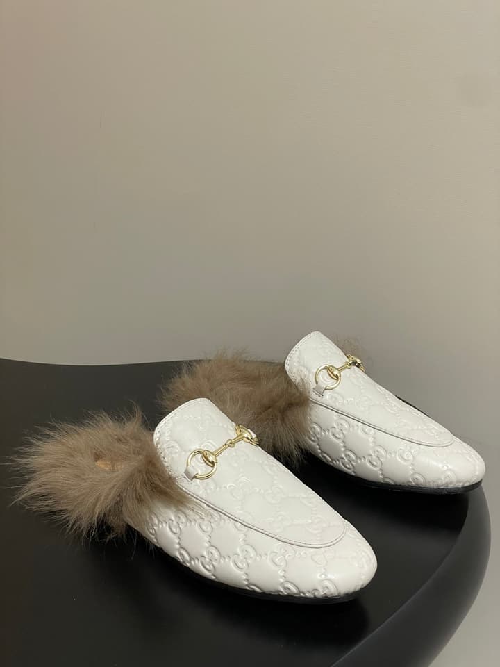 Gucci Princetown Classic Wool Mules – 2025 Fall Latest Edition in Black Croc Embossed Leather