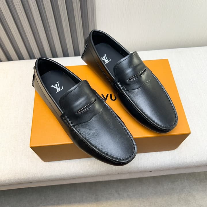 Louis Vuitton Pebbled Leather Driving Shoes in Black Textured Leather