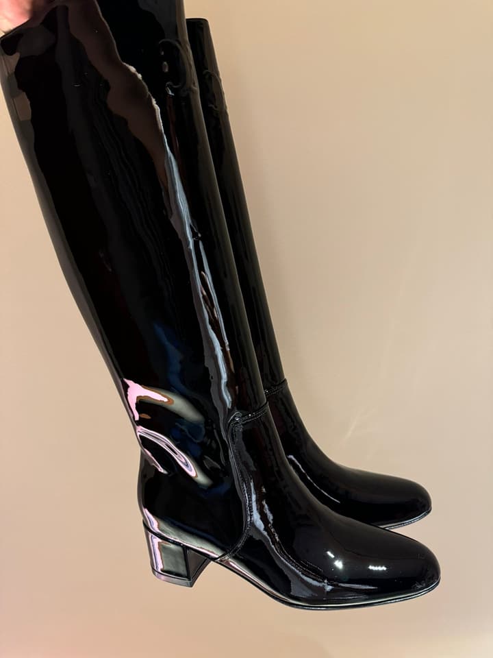 Celine Retro Chunky Heel Knee-High Boots – 24SS Autumn/Winter Collection in Lustrous Black