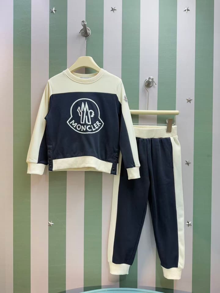 Moncler High-End Kids Crewneck Tracksuit – Kids Collection – 2025AW in Navy Blue And Cream Color Block