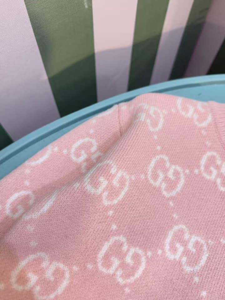Gucci Kids Knit Sweater and Washed Denim Set – Spring/Summer Collection – 2025SS in Pink Sweater And Washed Blue Denim Set