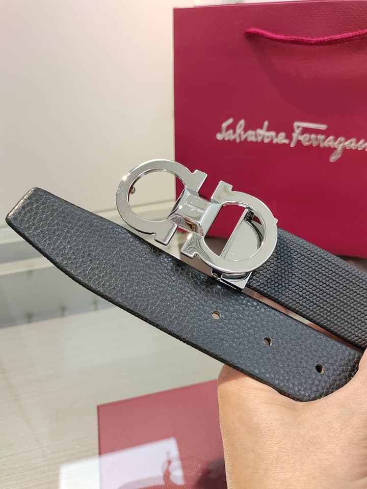 Ferragamo Reversible Leather Belt with Copper Buckle in Dark Leather With Black Buckle