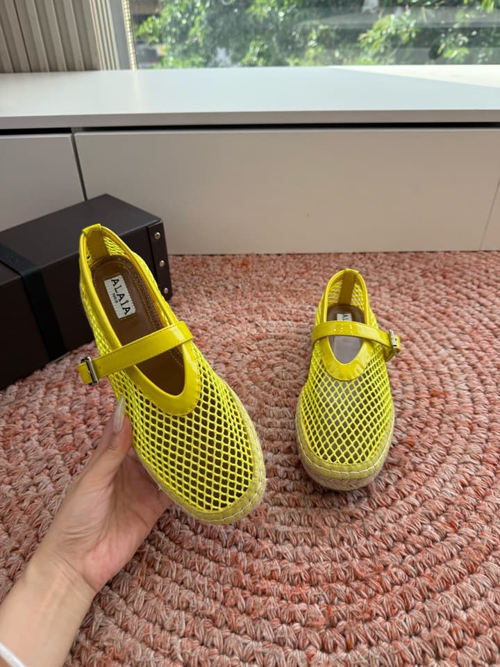 Alaïa Woven Fishnet Mules – 2026 Spring/Summer Collection in Beige