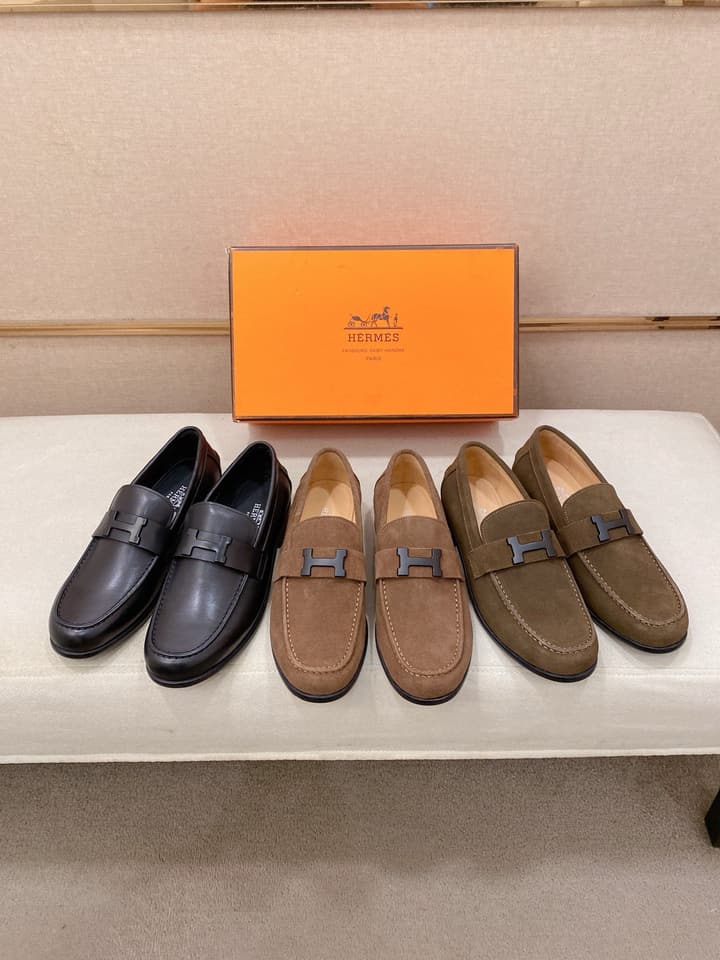 Hermès Business Casual Leather Loafers in Black Leather