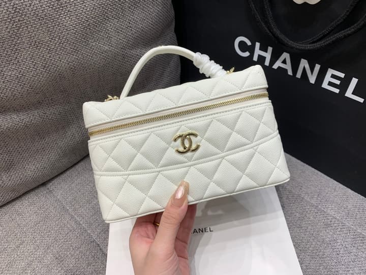 Chanel Grained Calfskin Chain Clutch – Cruise Collection – 25C