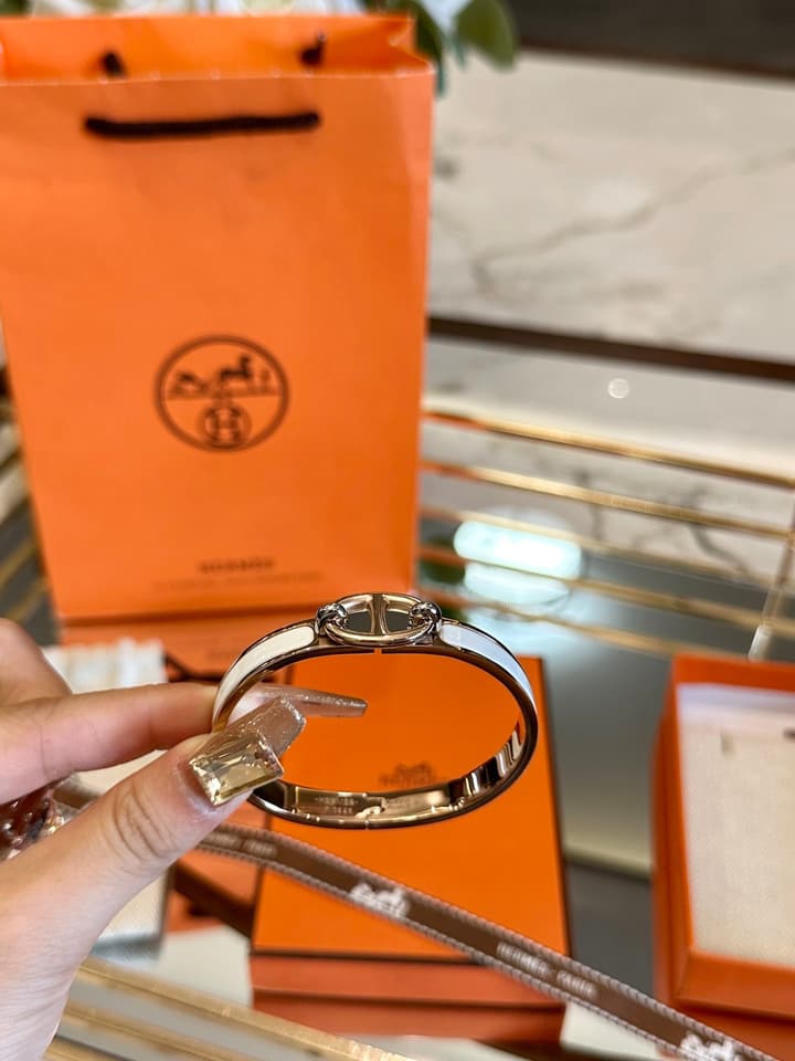 Hermès Pig Nose Enamel Bracelet in Gold