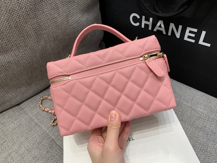 Chanel Grained Calfskin Chain Clutch – Cruise Collection – 25C
