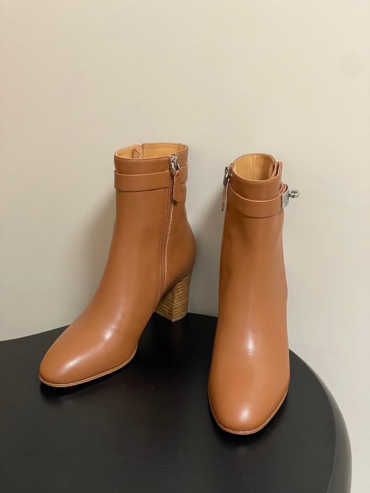 Hermès Saint Germain Kelly Buckle Ankle Boots – 25FW in Black