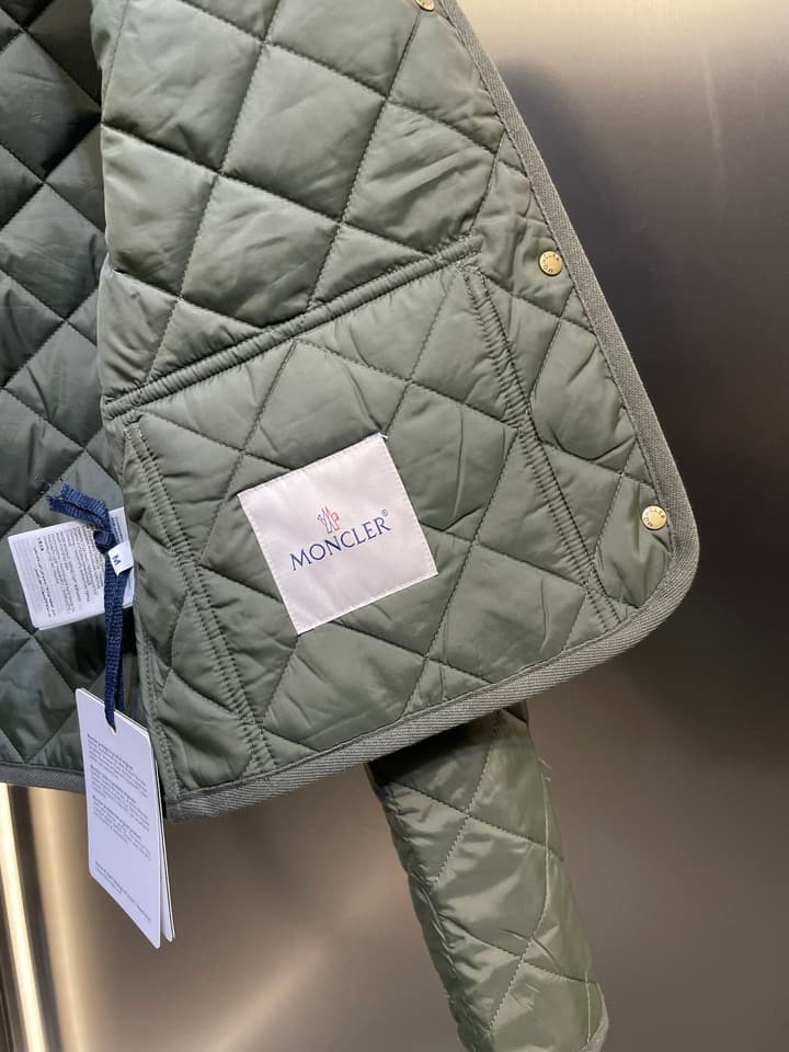 Moncler Quilted Padded Jacket – 2025 Collection in Black Quilted