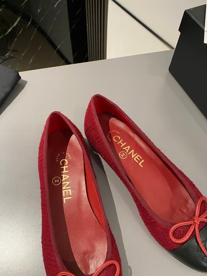 Chanel Classic Ballet Flats in Shiny Black