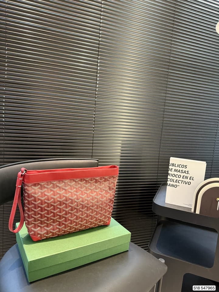 Goyard Unisex Clutch Bag in Black