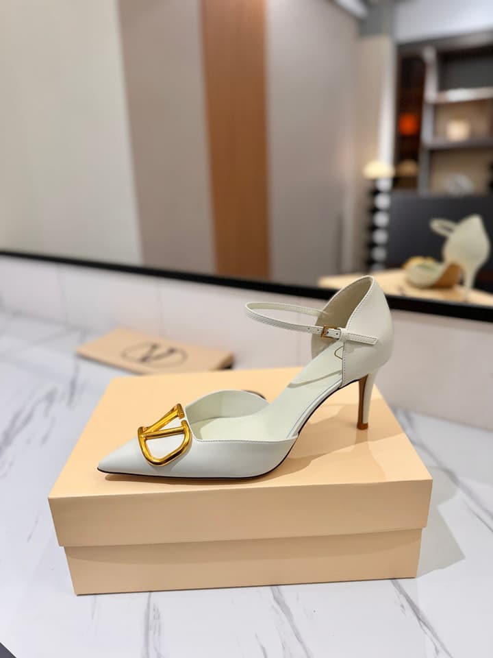 Valentino Garavani VLogo Signature Slingback Sandals in Classic Black