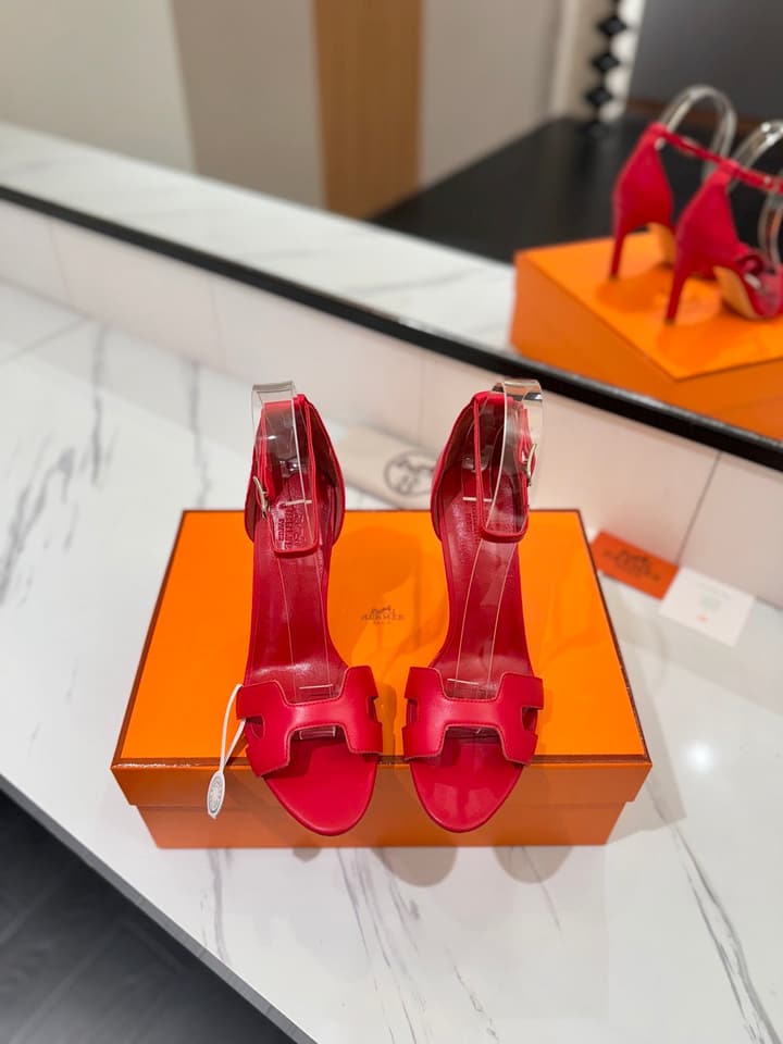 Hermès Classic Smooth Cowhide Pumps – 9cm in Caramel Brown
