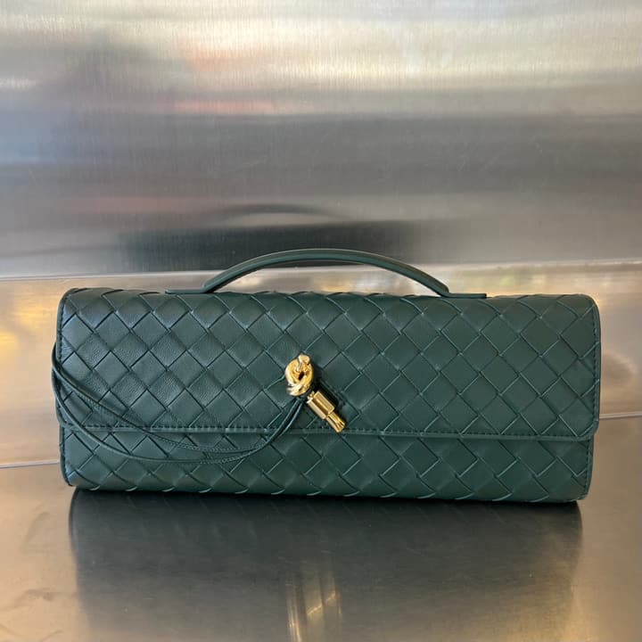Bottega Veneta Intrecciato Knot Clutch Bag in Gold