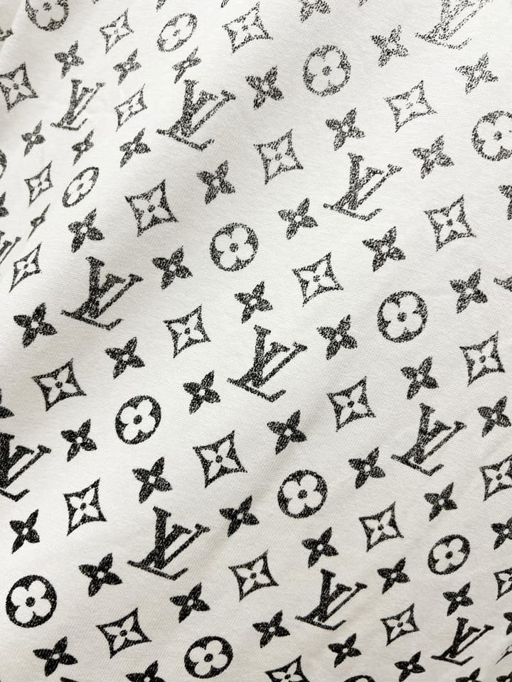 Louis Vuitton Gradient Monogram T-Shirt – 2025 Summer Collection in Black Bottom Gradient Monogram
