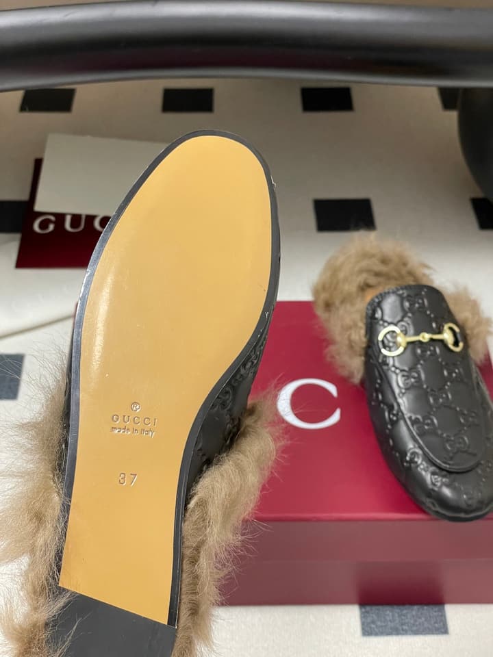 Gucci Princetown Classic Wool Mules – 2025 Fall Latest Edition in Black Croc Embossed Leather