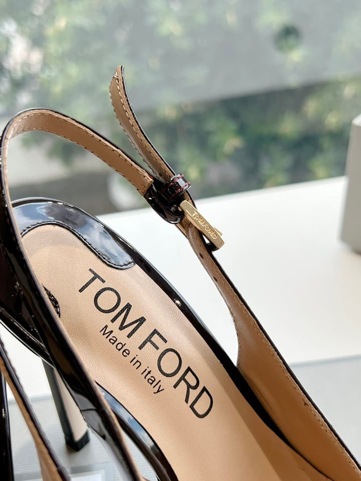 TOM FORD Pointed Toe High Heels – 2024 Autumn/Winter Collection in Crisp Black Patent