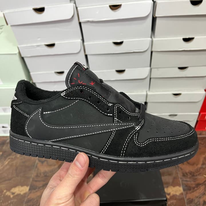 Jordan Travis Scott x Air Jordan 1 Low OG Sneakers