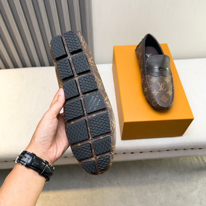 Louis Vuitton Pebbled Leather Driving Shoes in Black Textured Leather