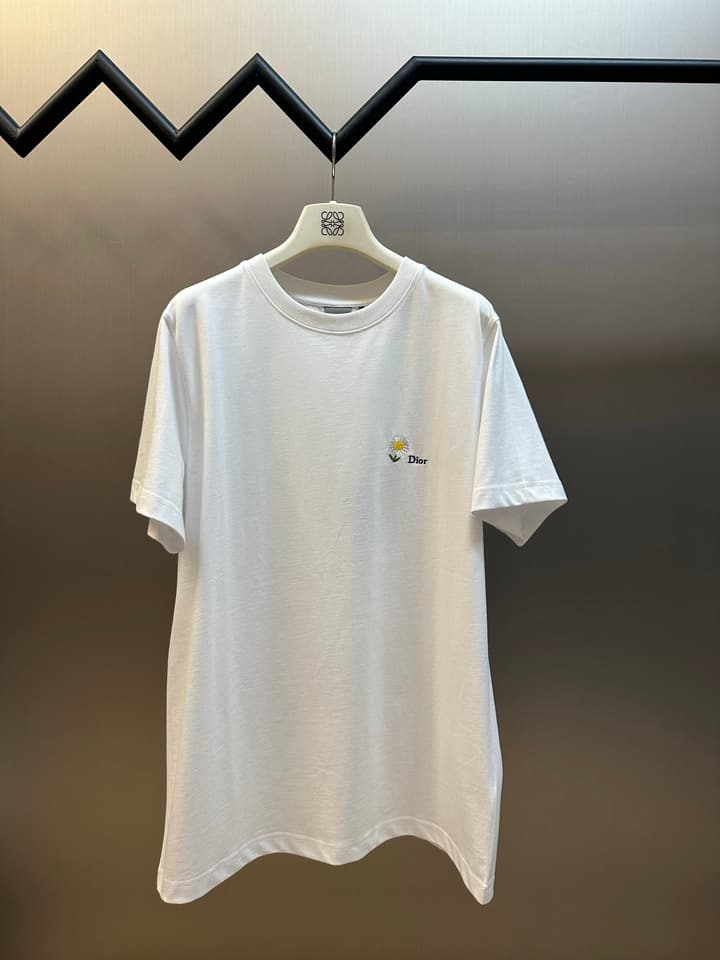 Dior Daisy Embroidered Short-Sleeved T-Shirt in White