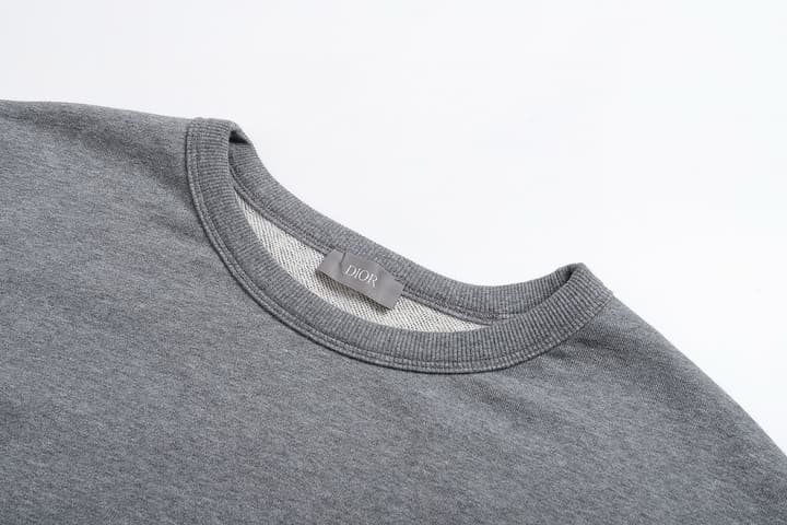 Dior Montaigne Slogan Print Crewneck Sweatshirt – 2025 Winter Collection in Black