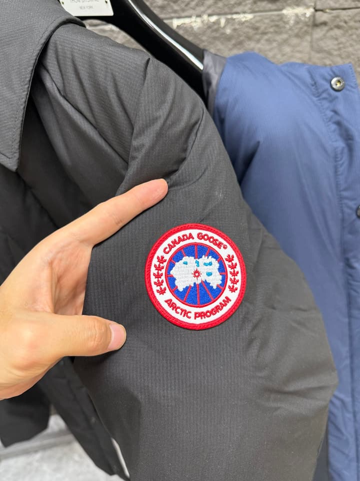 Canada Goose Lodge Series Coach Puffer Jacket – 2025 New Style in Black