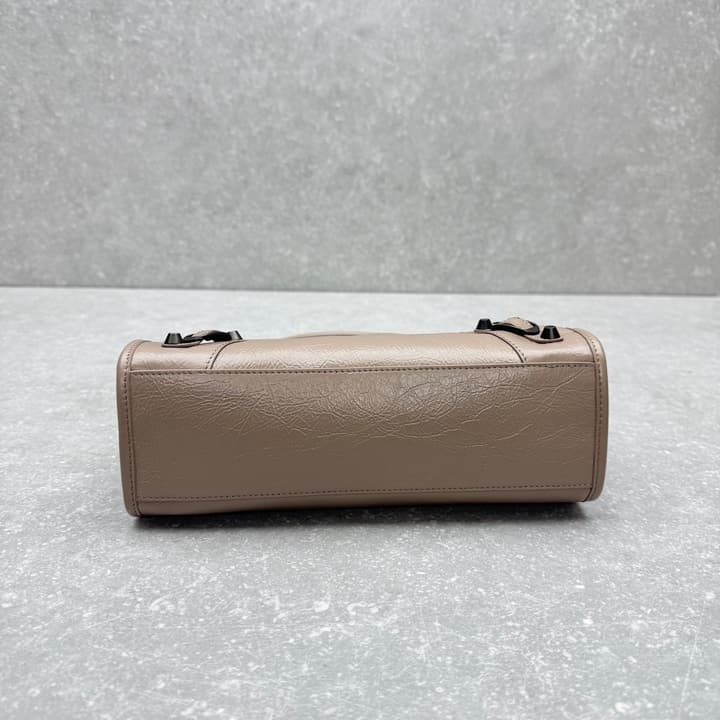 Balenciaga Le City Tote in Sesame – Small in Sesame