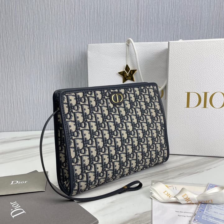 Dior 30 Montaigne Oblique Jacquard Clutch Bag in Beige Oblique