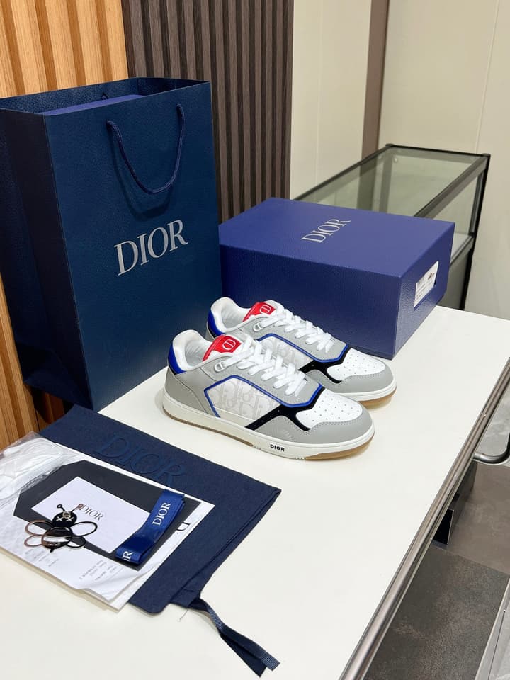 Dior B27 Unisex Sneakers – 2025 Collection in Beige With Dark Green Accents
