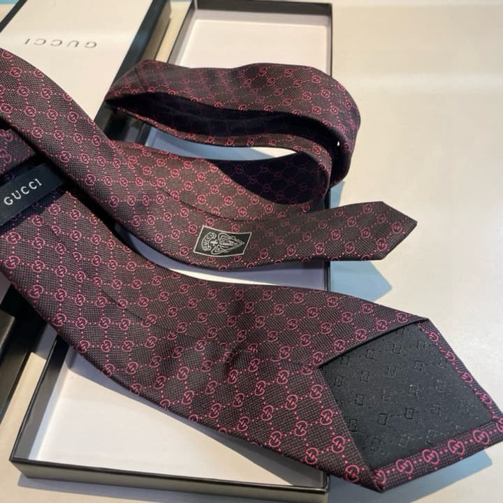 Gucci GG Logo Jacquard Silk Tie in Black