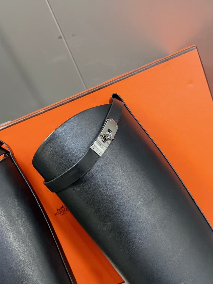Hermès Kelly Rider Boots – Autumn/Winter Collection in Polished Black