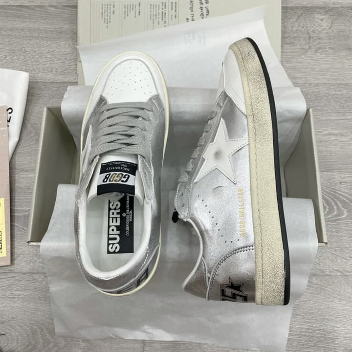 Golden Goose Ball Star Sneakers – 2023 Spring Collection in Silver Metallic With White Toe