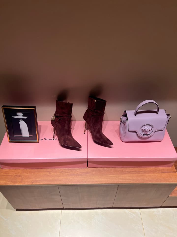 Tom Ford Luxury Metal Heel Ankle Boots in Black Leather