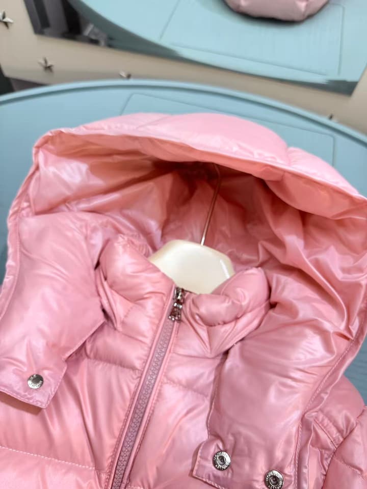 Moncler Kids Puffer Jacket – 2025 Collection in Light Pink