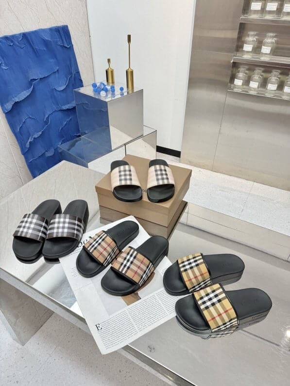 Burberry Kingdom Logo Sandals