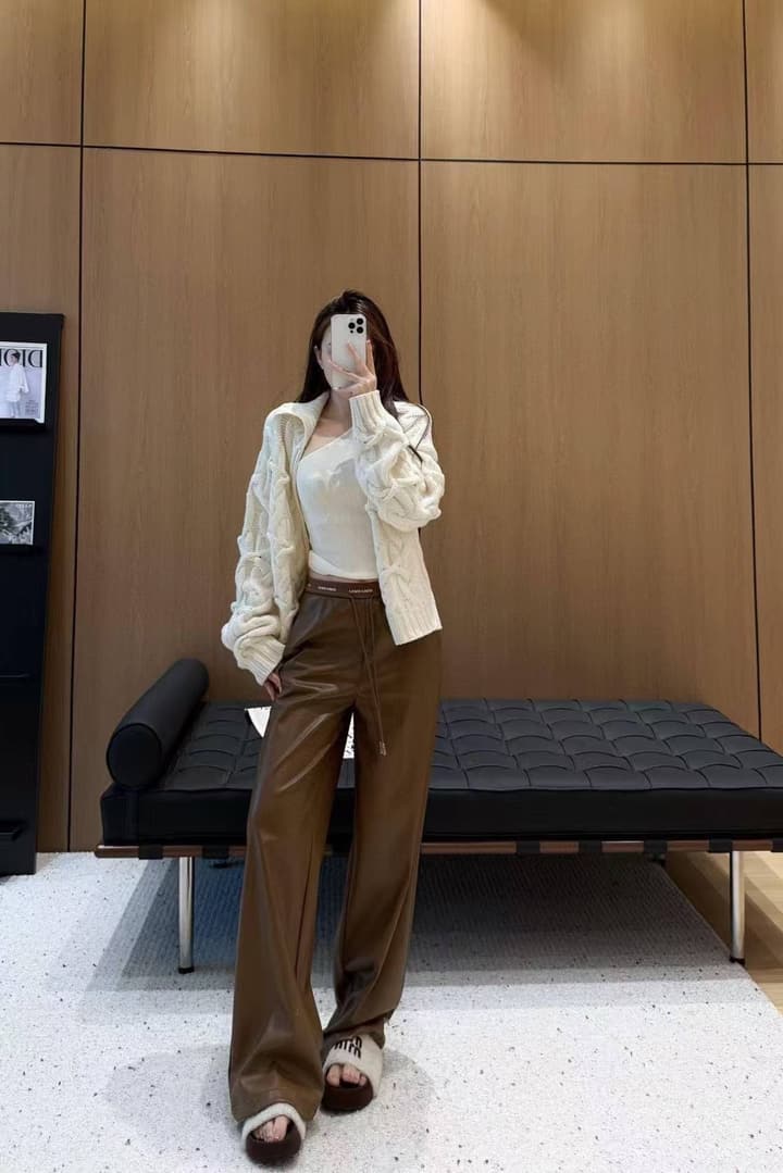 Miu Miu Letter Elastic Waist Straight Leather Pants in Black