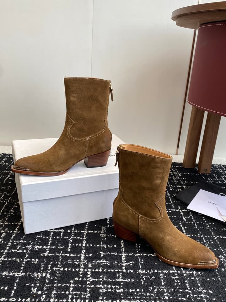 Celine Retro Chunky Chelsea Ankle Boots – 25SS in Classic Brown Suede